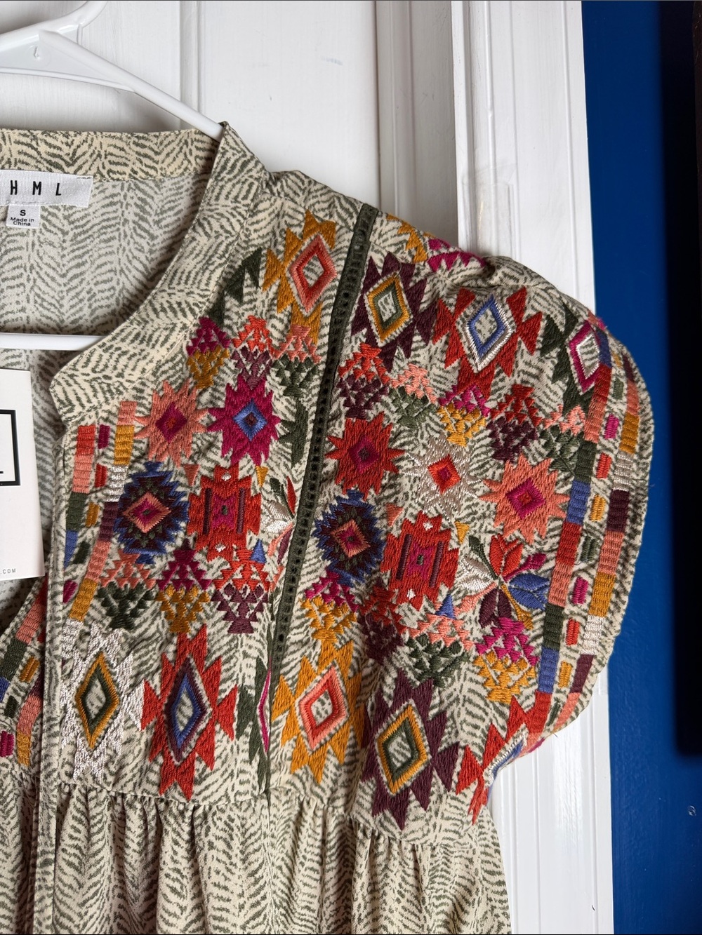 NWT Anthropologie THML Embroidered Boho Flutter Sleeve Blouse Size Small - Picture 4 of 8